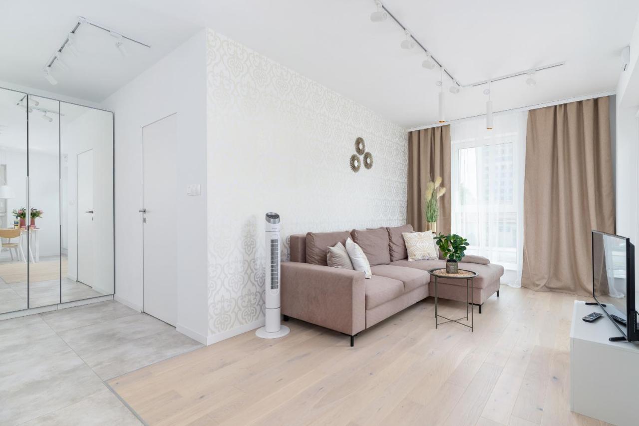 Apartment With Balcony & Parking Mogilska By Renters Prestige Kraków Zewnętrze zdjęcie