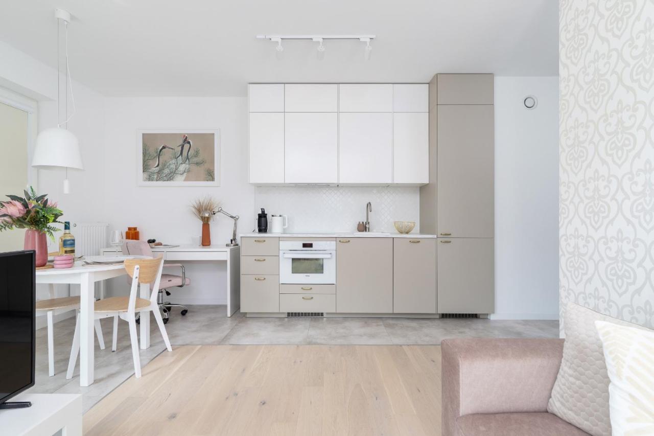 Apartment With Balcony & Parking Mogilska By Renters Prestige Kraków Zewnętrze zdjęcie