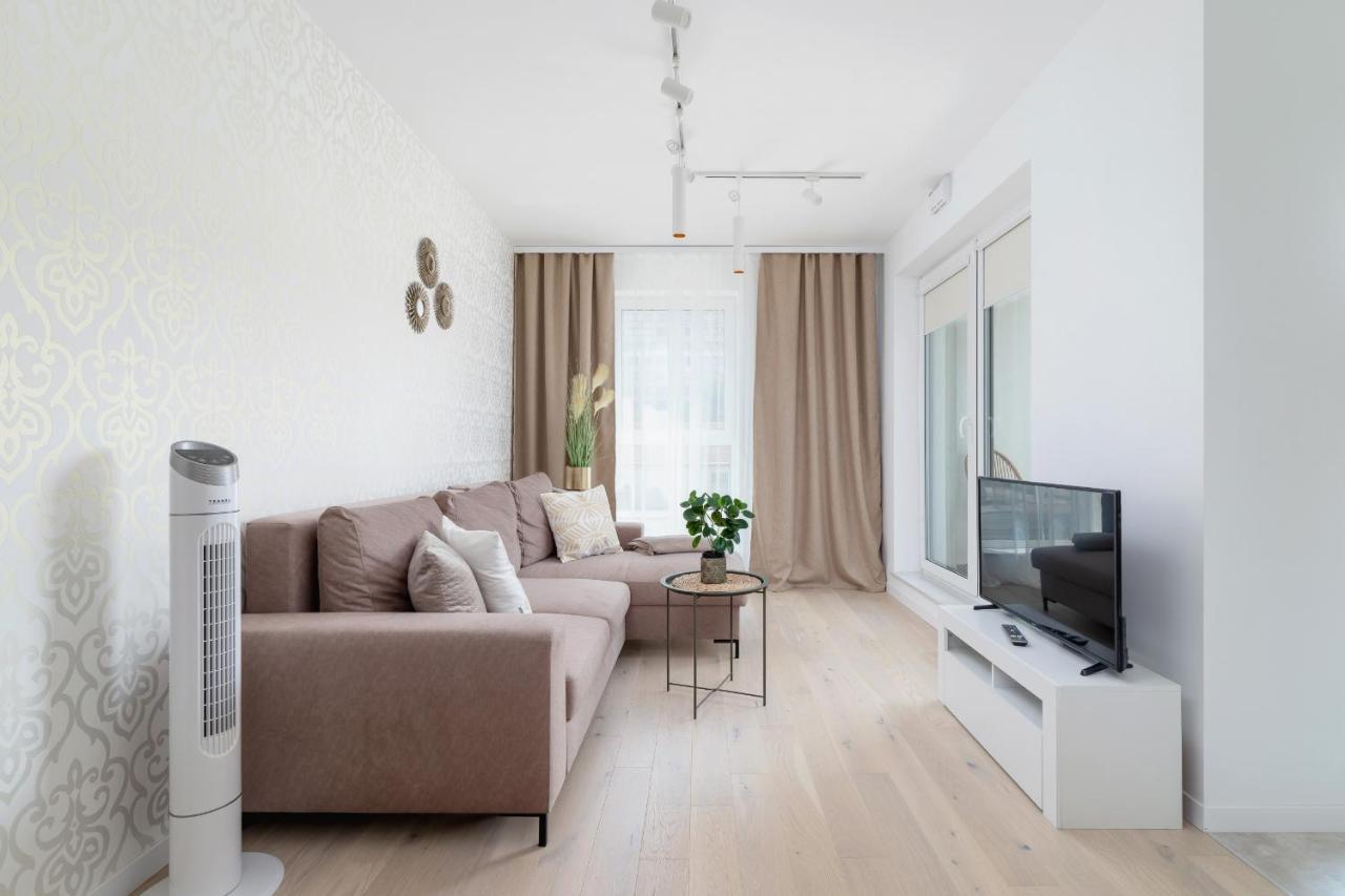 Apartment With Balcony & Parking Mogilska By Renters Prestige Kraków Zewnętrze zdjęcie