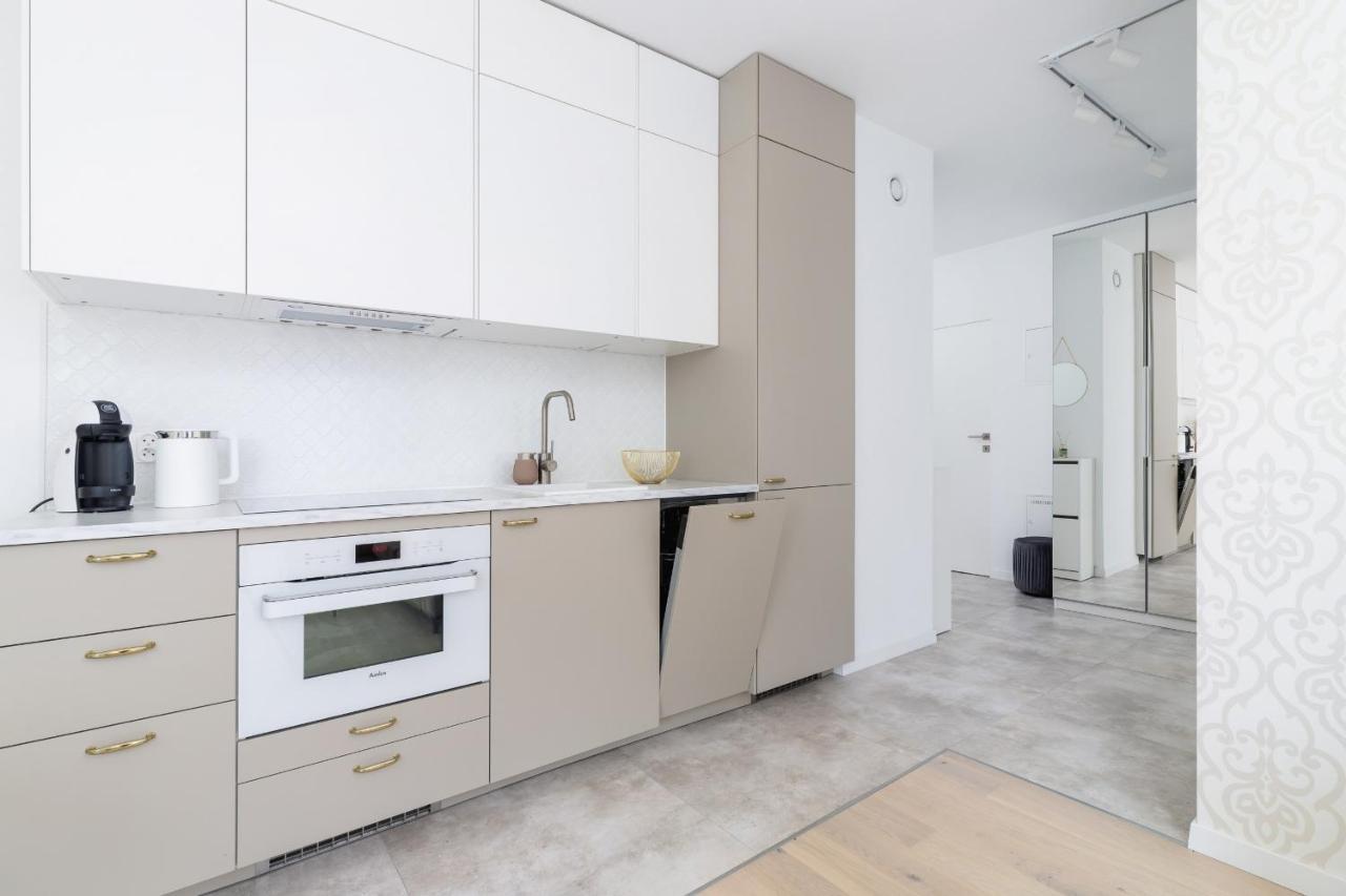 Apartment With Balcony & Parking Mogilska By Renters Prestige Kraków Zewnętrze zdjęcie