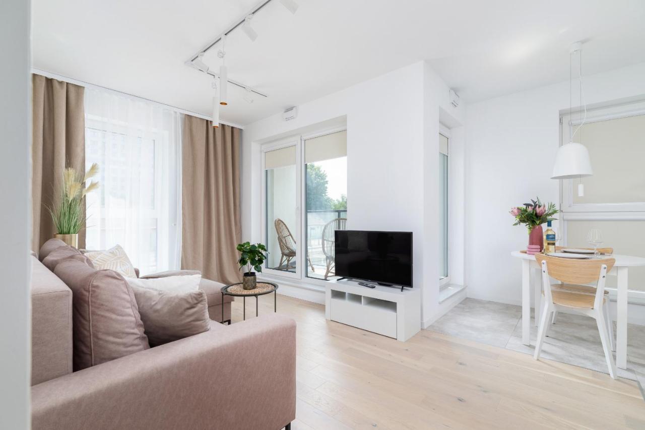 Apartment With Balcony & Parking Mogilska By Renters Prestige Kraków Zewnętrze zdjęcie