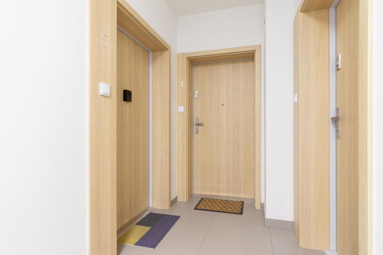 Apartment With Balcony & Parking Mogilska By Renters Prestige Kraków Zewnętrze zdjęcie